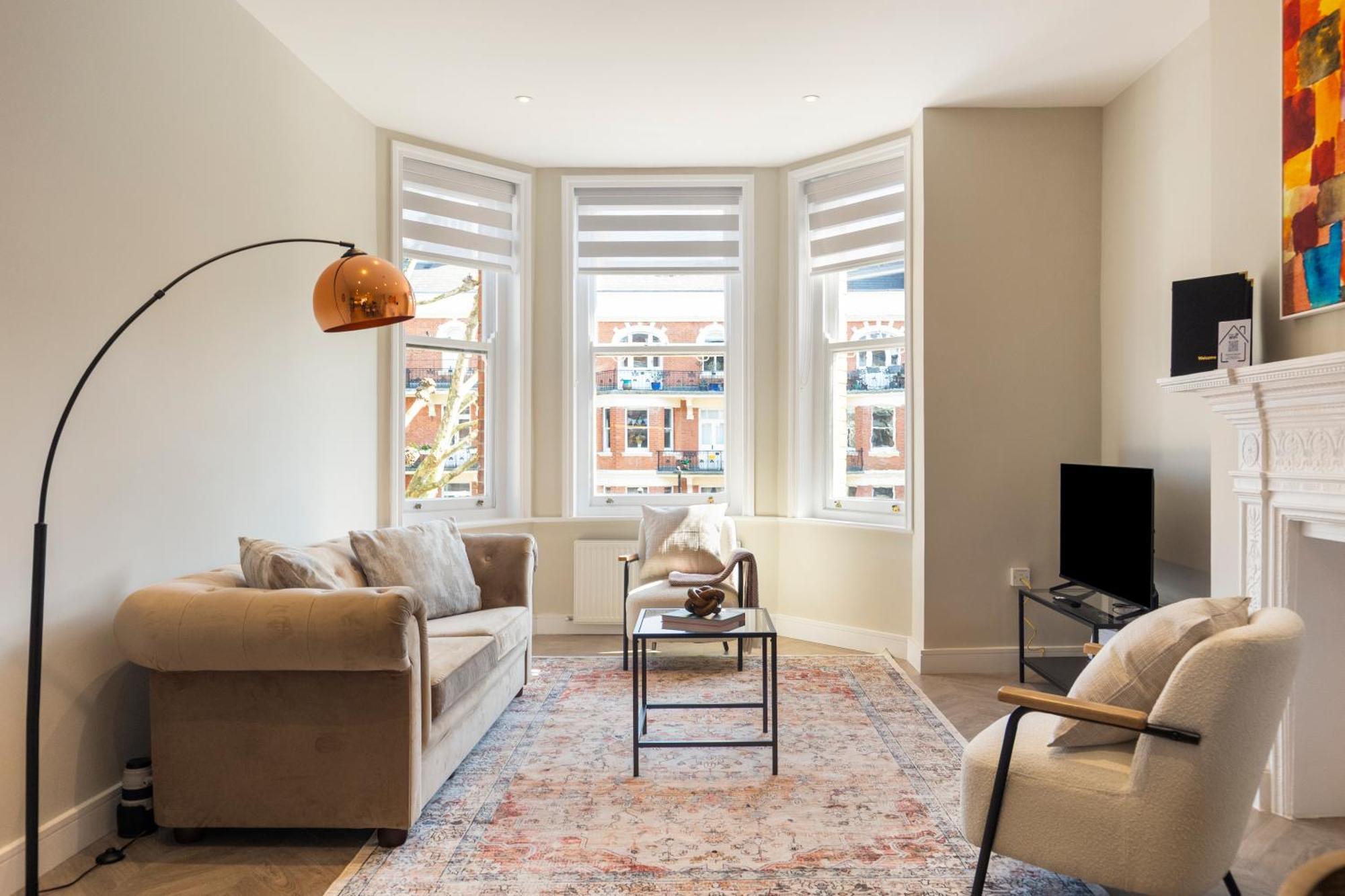 Luxury 3 Bedroom Flat 5 Min To Tube Station