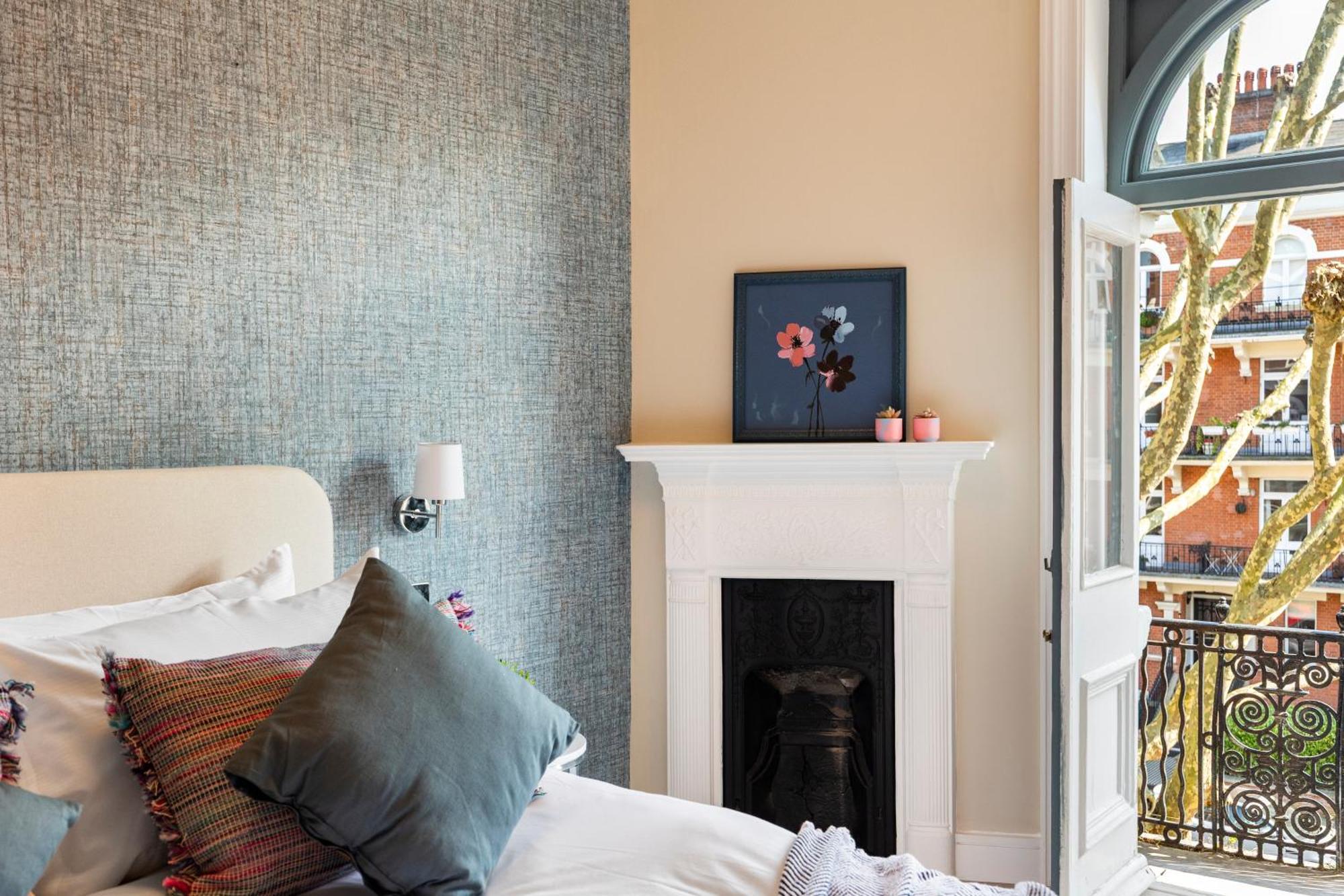 Luxury 3 Bedroom Flat 5 Min To Tube Station London