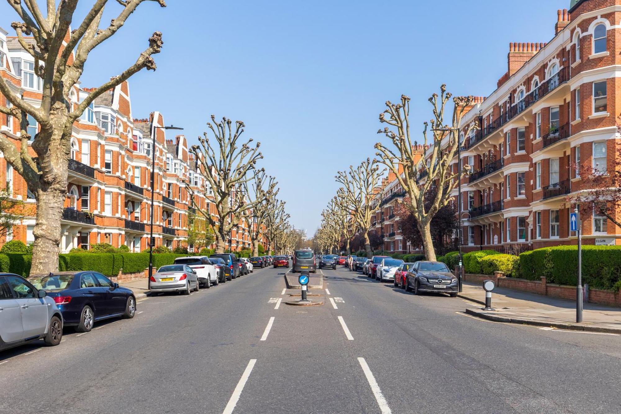 Luxury 3 Bedroom Flat 5 Min To Tube Station * London