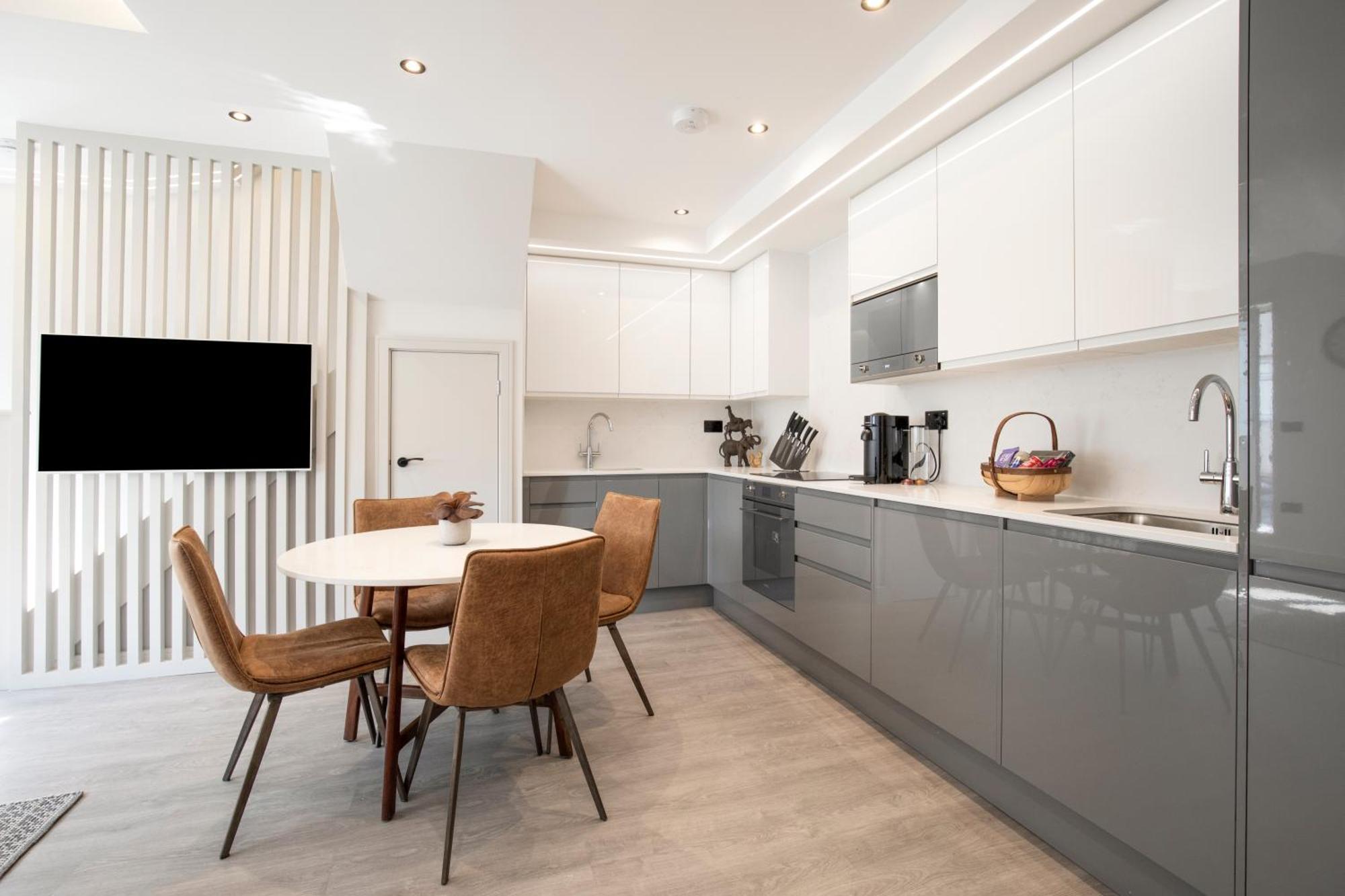 Luxury 3 Bedroom Flat 5 Min To Tube Station